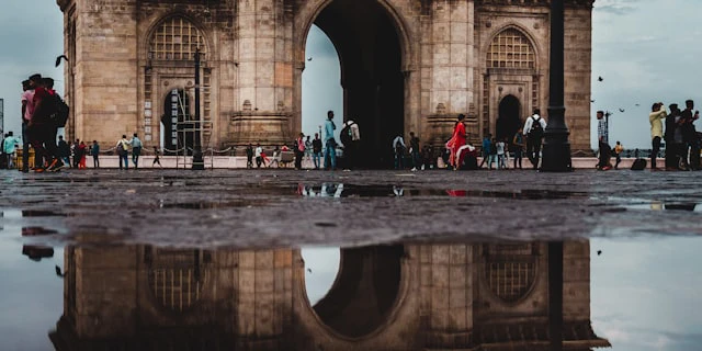 Gateway of India — first stop on a Mumbai Darshan cab tour